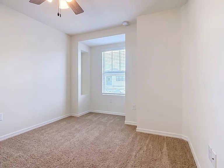 2437 Varenna Loop — Photo 15