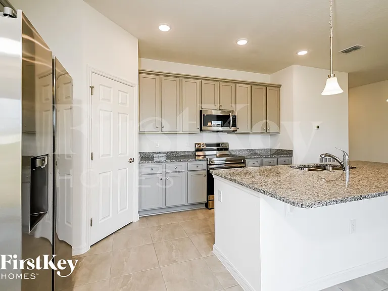 209 Windsor Reserve Dr — Photo 6