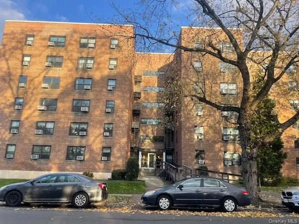 73-45 210 Street #1C, Oakland Gardens, NY 11364