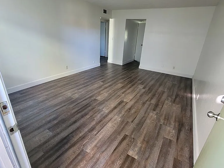 4949 N Gearhart Ave — Photo 1