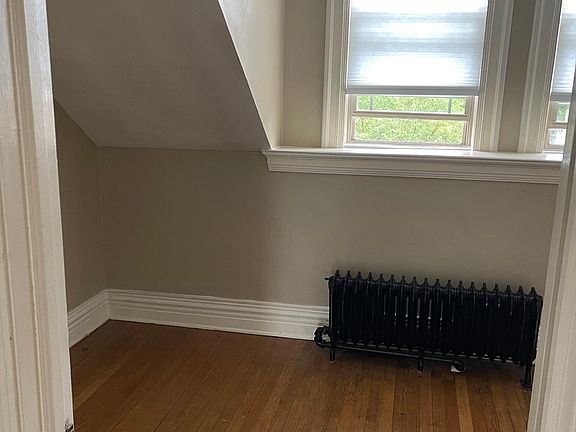 3rd image of 519 Richmond Ave APT 5