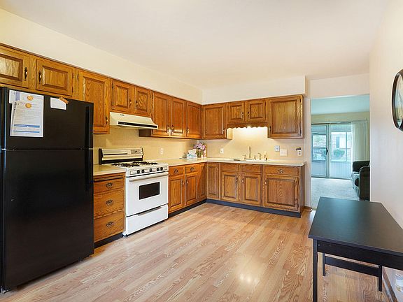 2nd image of 5746 Leisure South Dr SE