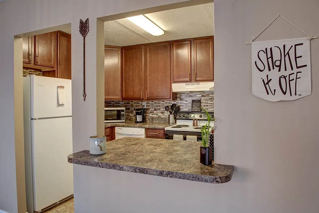 Glen Willows Apartments - 2 — Photo 1
