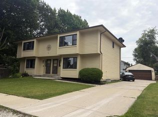 4521 73rd St, Kenosha, WI 53142