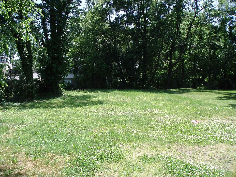 2nd image of 426 Nicholson Rd