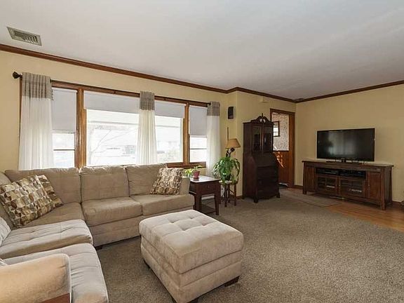 4th image of 30 Circle Dr