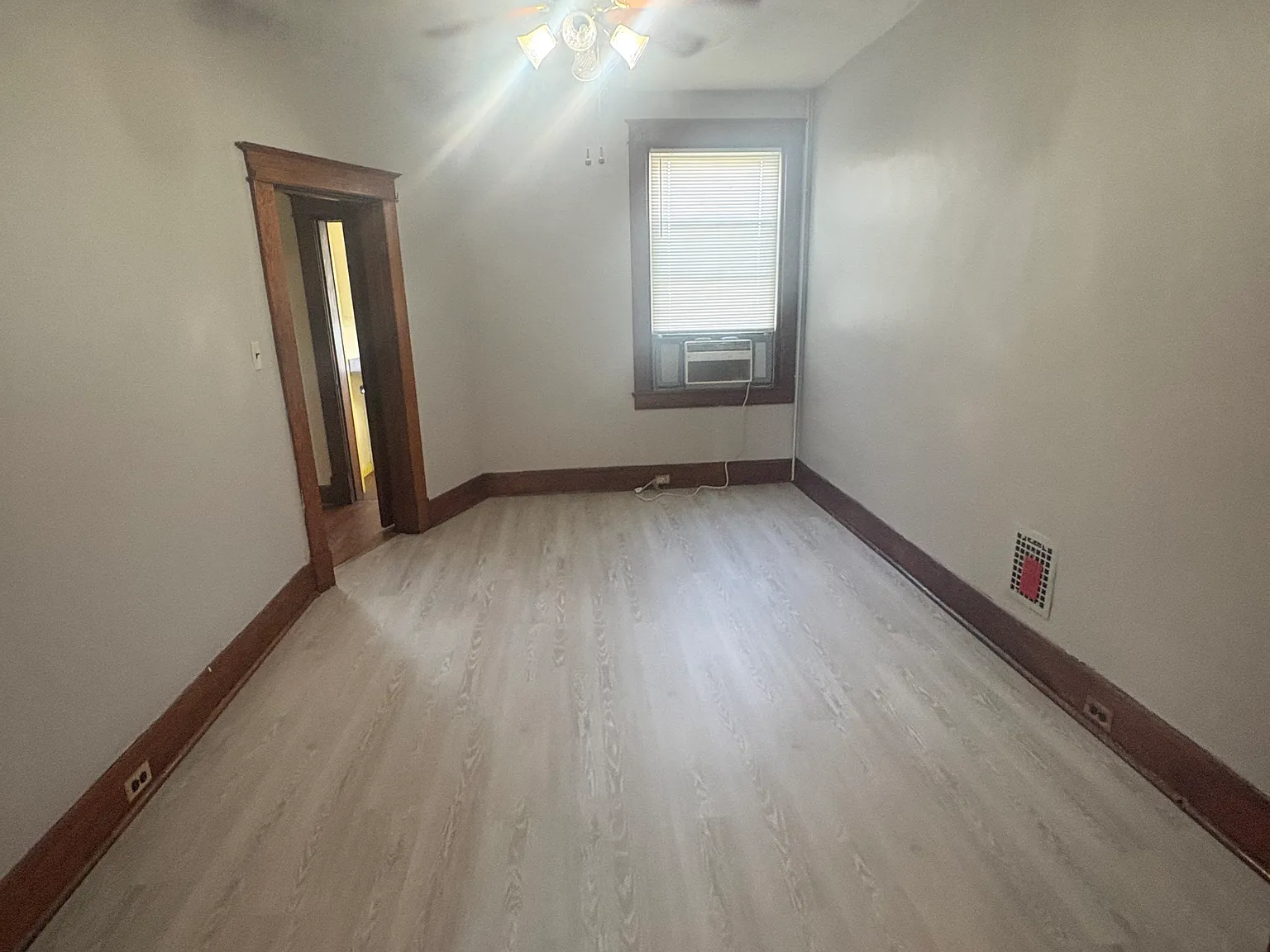 3 bed, $1,800 — Photo 3