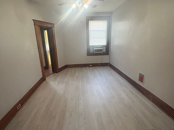3rd image of 2906 Presbury St