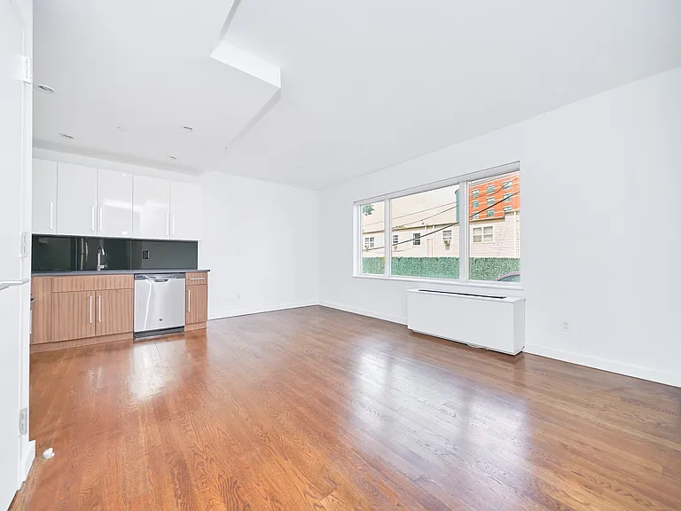 1209 Dekalb Ave #104 — Photo 1
