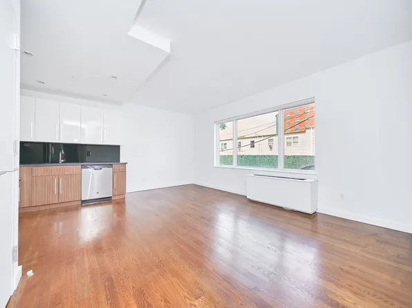 1209 Dekalb Avenue image 1 of 18