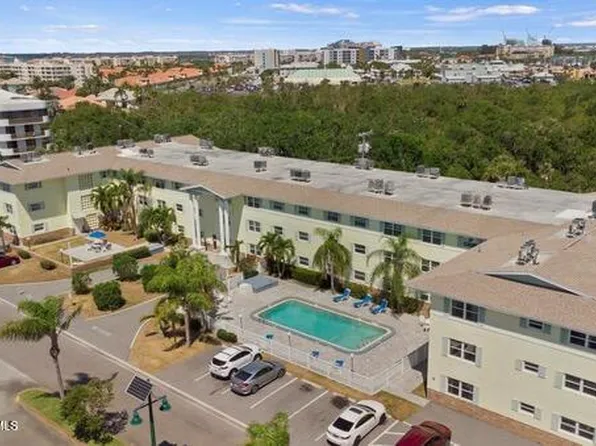 230 Columbia Dr APT 208, Cape Canaveral, FL 32920