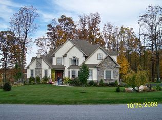 102 Dominic Dr, Coatesville, PA 19320