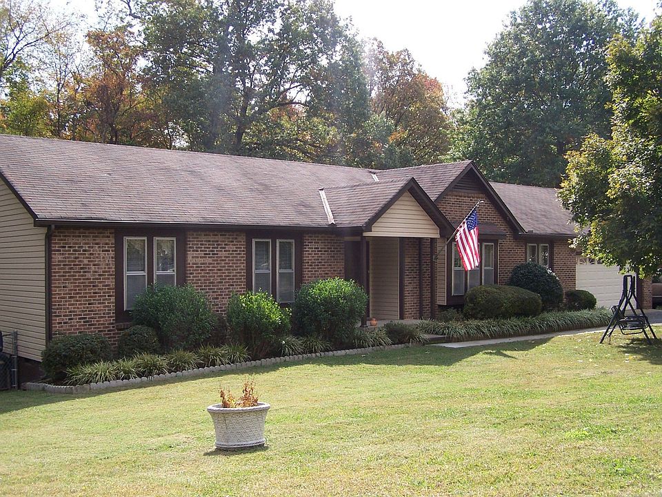 3 bedroom 2 bath Rancher in Lovell View Subdivision
