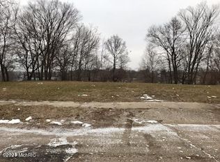 364 Summit St, Benton Harbor, MI 49022