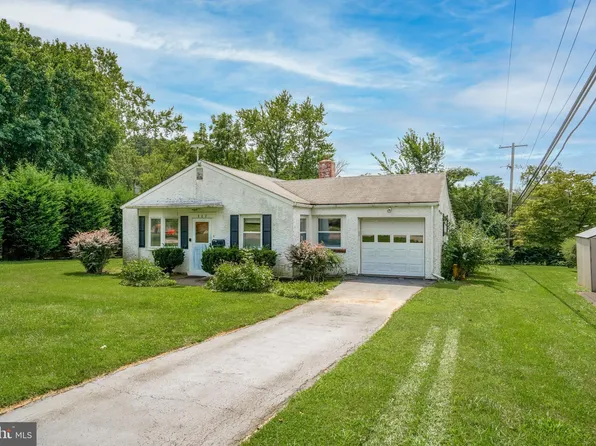 802 Hunters Ln, Oreland, PA 19075