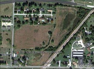 613 E Hines St, Republic, MO 65738