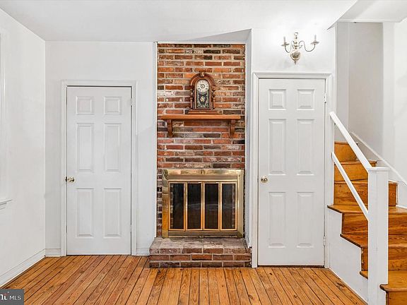 3rd image of 2119 Rodman St