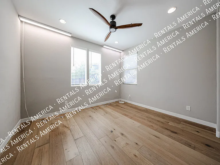 1726 W Jeanine Dr — Photo 6