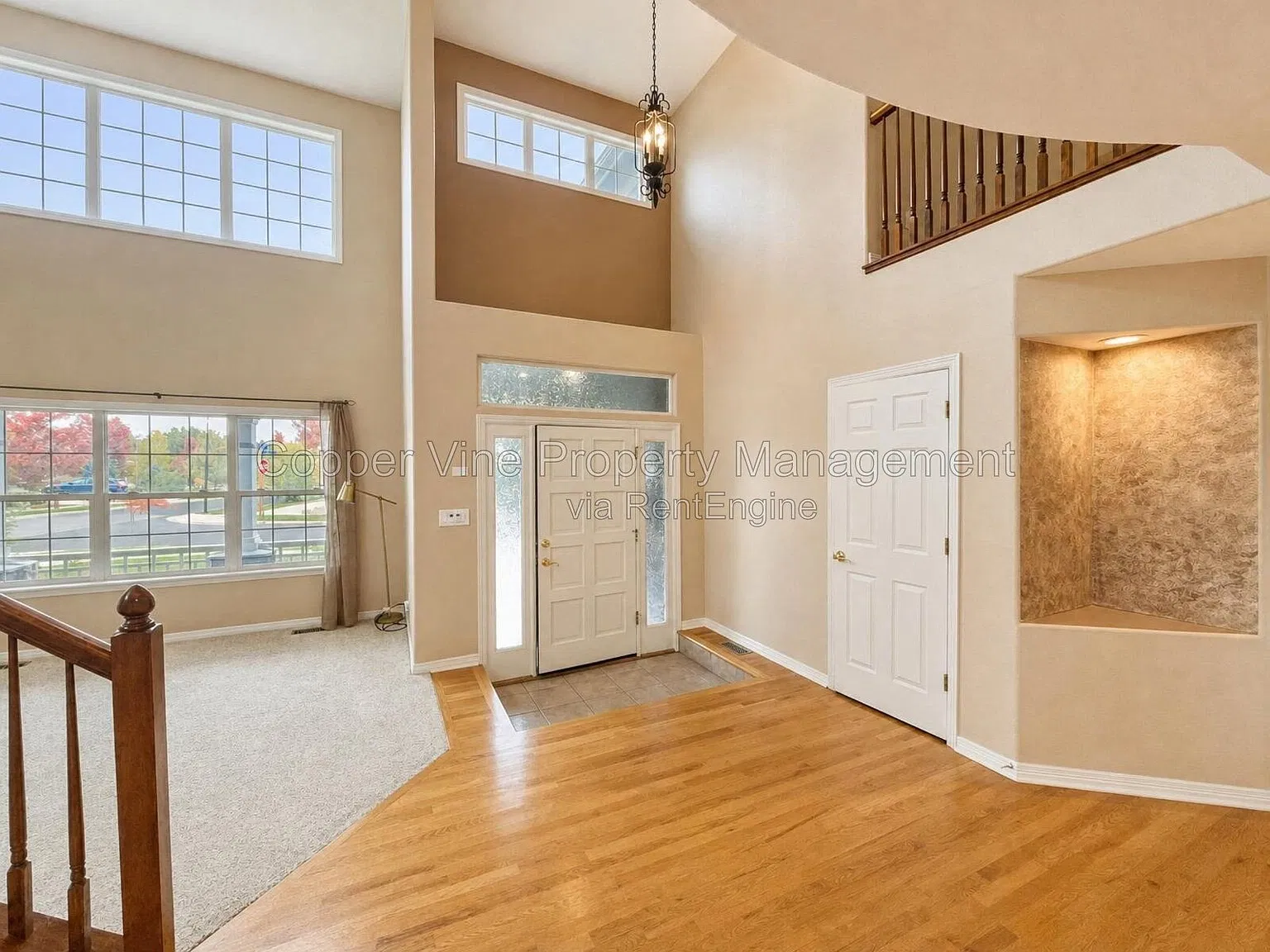 5 bed, 4.5 bath, 4593 sqft, $3,900 — Photo 4