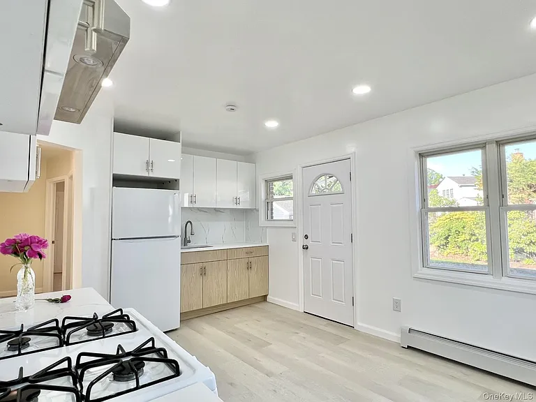 33 Cherry Ln — Photo 4
