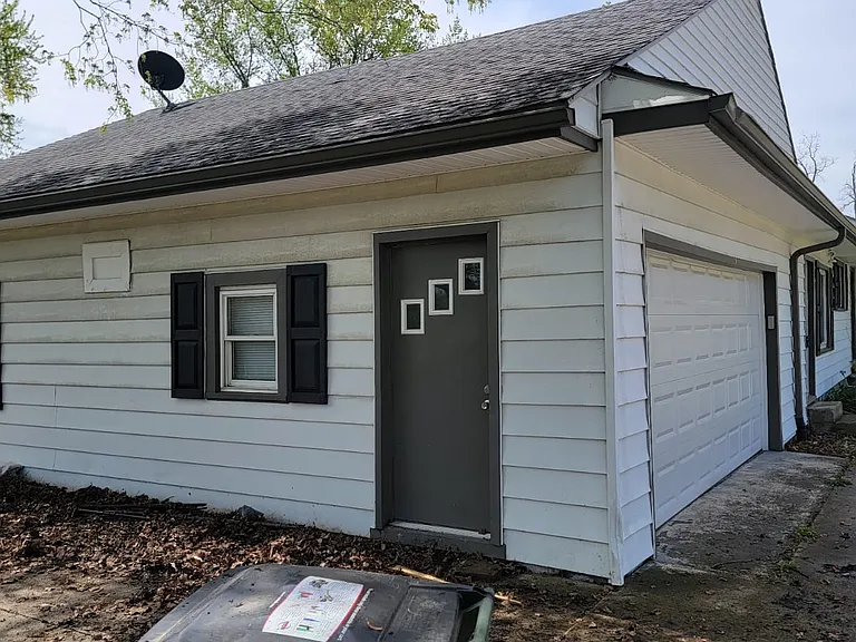 416 W Wenger Rd — Photo 39
