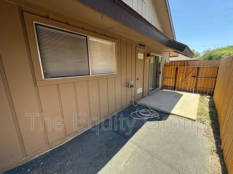 811 W Arlen Ct — Photo 21