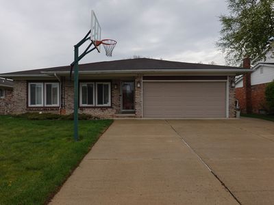 2102 Denise Dr, Sterling Heights, MI, 48310