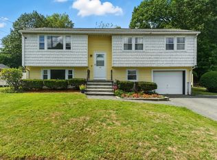 45 Lantern Ln, Randolph, MA 02368