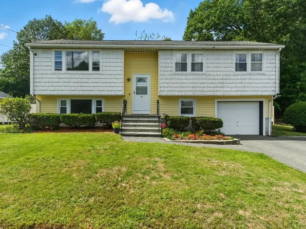 45 Lantern Ln, Randolph, MA 02368