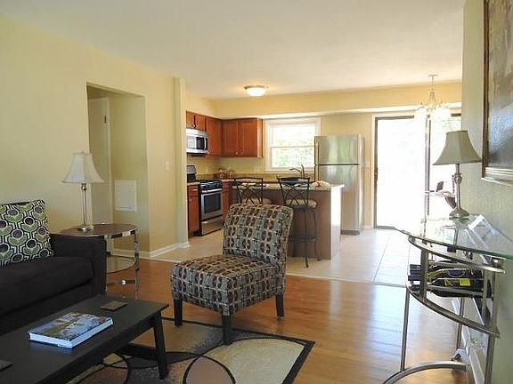 5th image of 10404 W Sheridan Ave