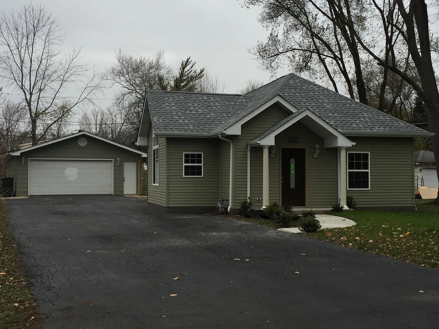 2421 Poplar St photo 1