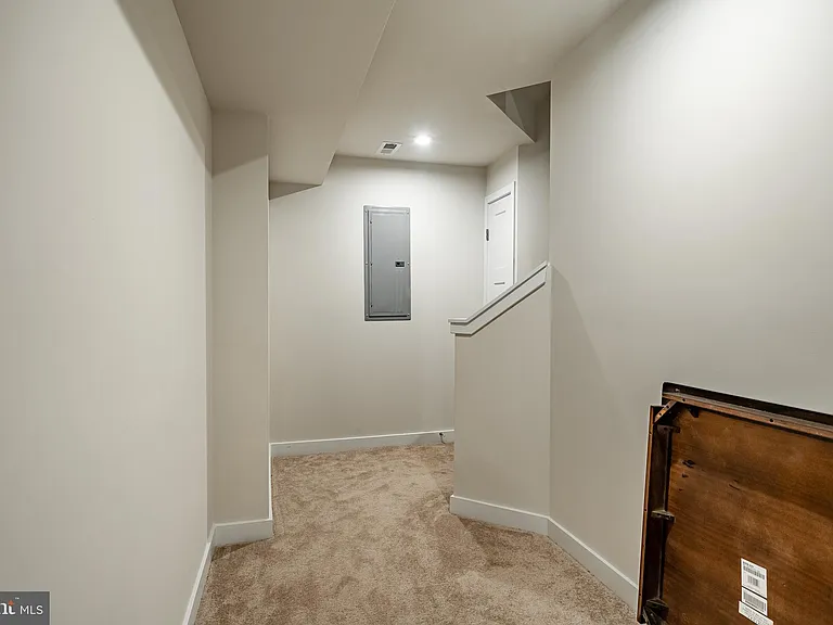 208 Chase Dr — Photo 19