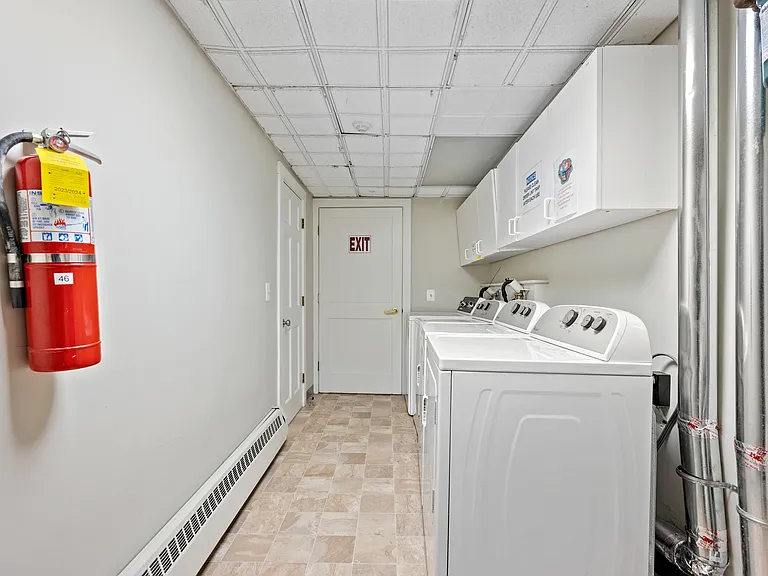 7 Oak St #404 — Photo 9