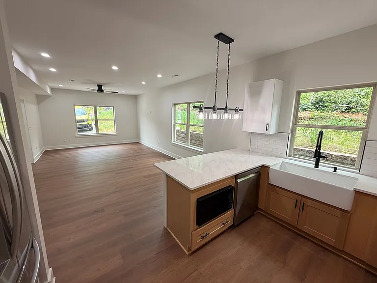 2417 Waverly St NW — Photo 46