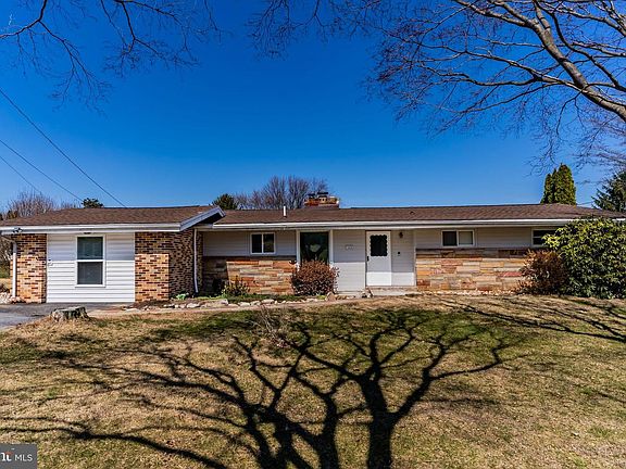 2nd image of 543 Magaro Rd