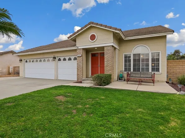2791 W Fairview Dr, Rialto, CA 92377