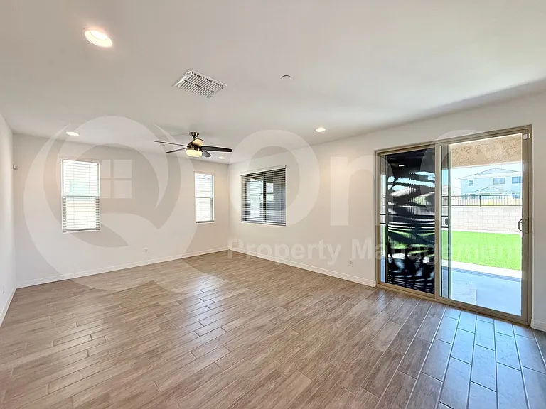 28272 N 132nd Dr — Photo 8