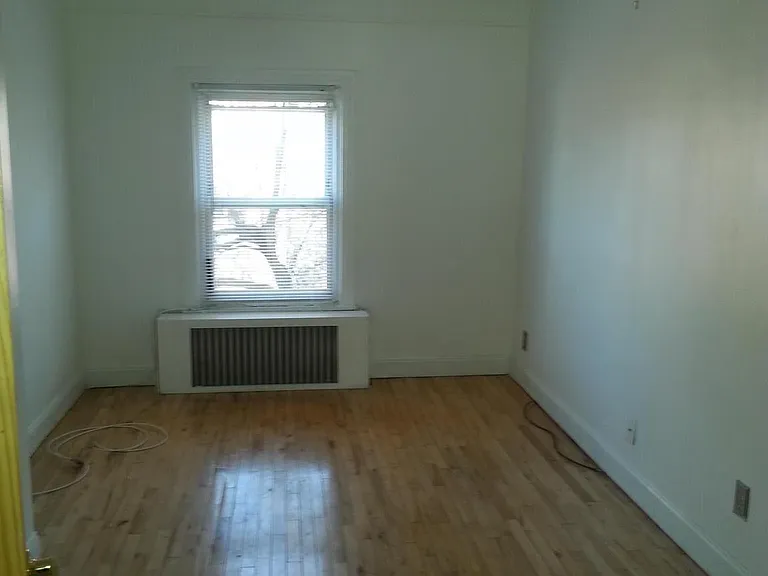 1930 Bainbridge St #3 — Photo 8