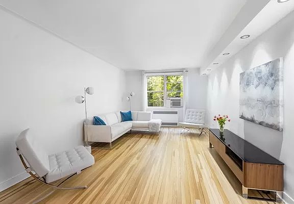 2nd image of 310 W 55th St APT 1C