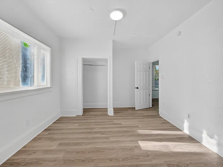 511 Brown St — Photo 24