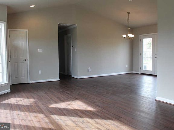 2nd image of 6876 Maplewood Dr
