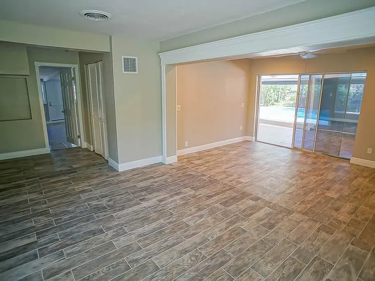 1881 Windsor Dr — Photo 10