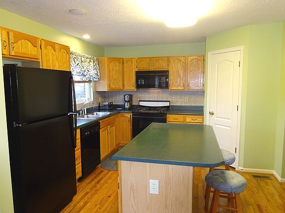 5th image of 1940 Silverleaf Dr