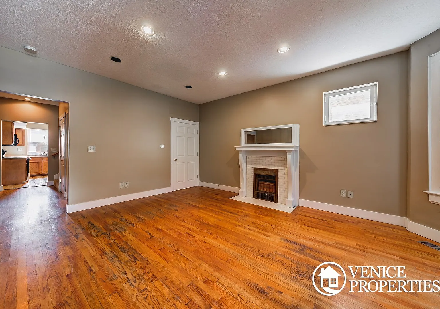 4 Bedroom on OSU Campus — Photo 2