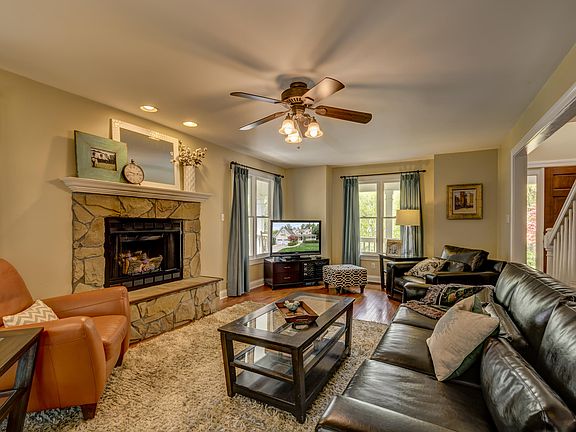 3rd image of 6702 Fern Meadow Way
