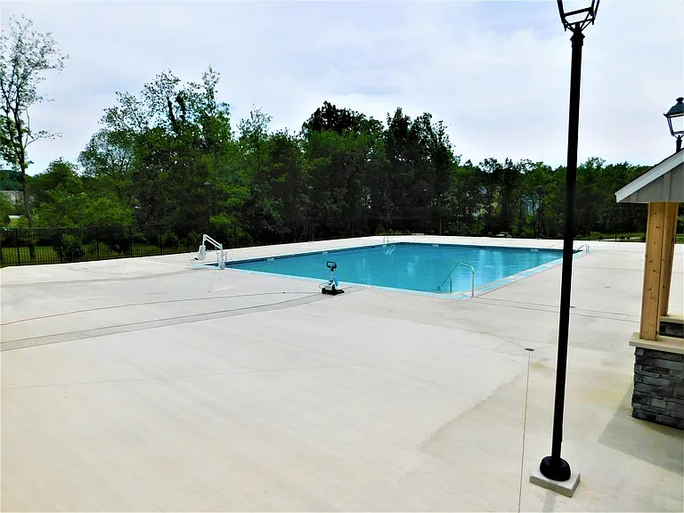 152 Seneca Pl — Photo 45
