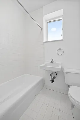 Rented by J PRESTON AND ASSOCIATES INC | media 24