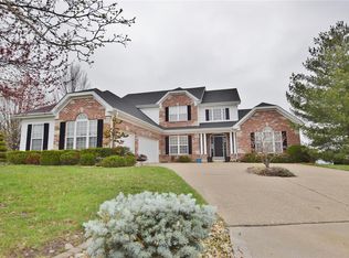 1021 Pearview Dr, Saint Peters, MO 63376
