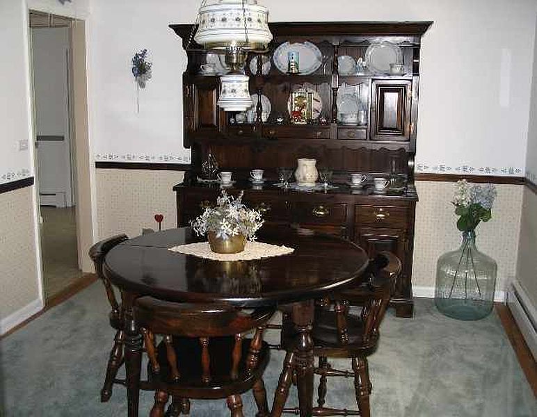 5th image of 28 HEARTHSIDE Drive