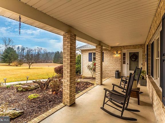 Exterior Front/Porch